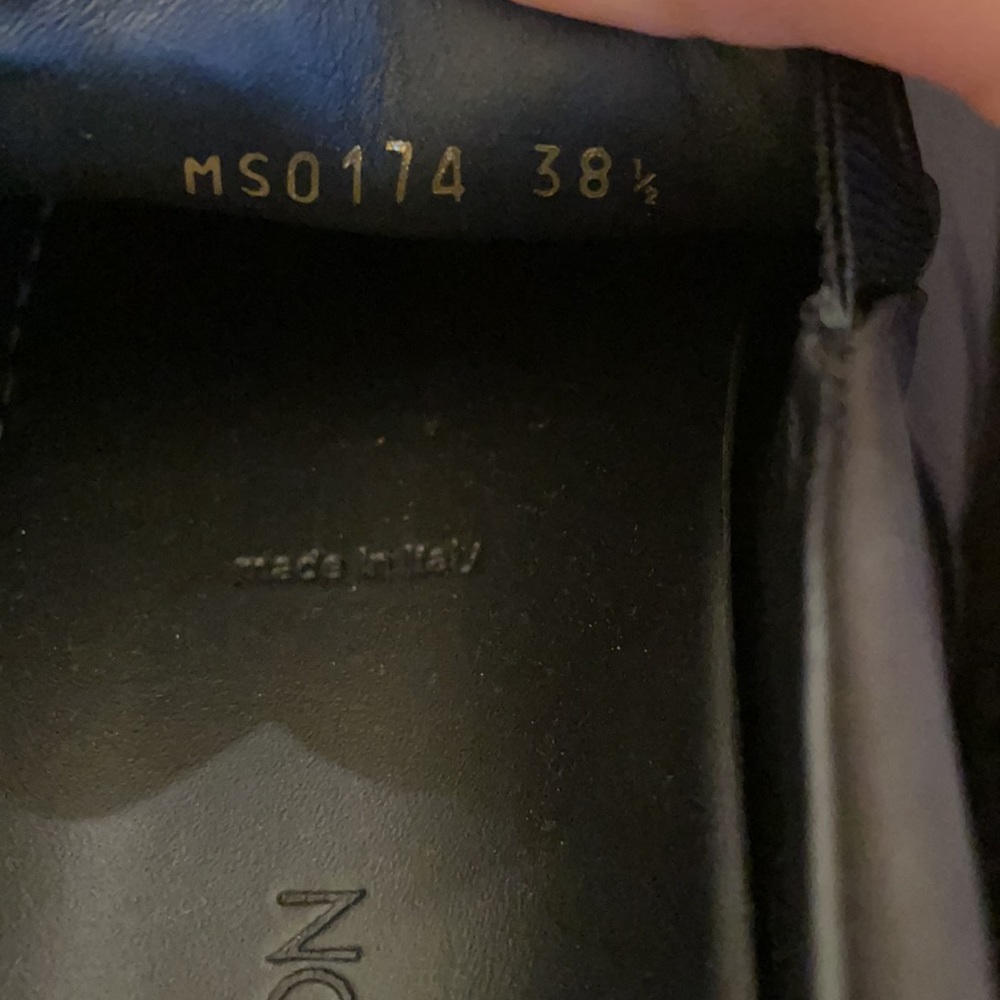 Louis Vuitton black patent leather shoes! - Picture 5 of 5